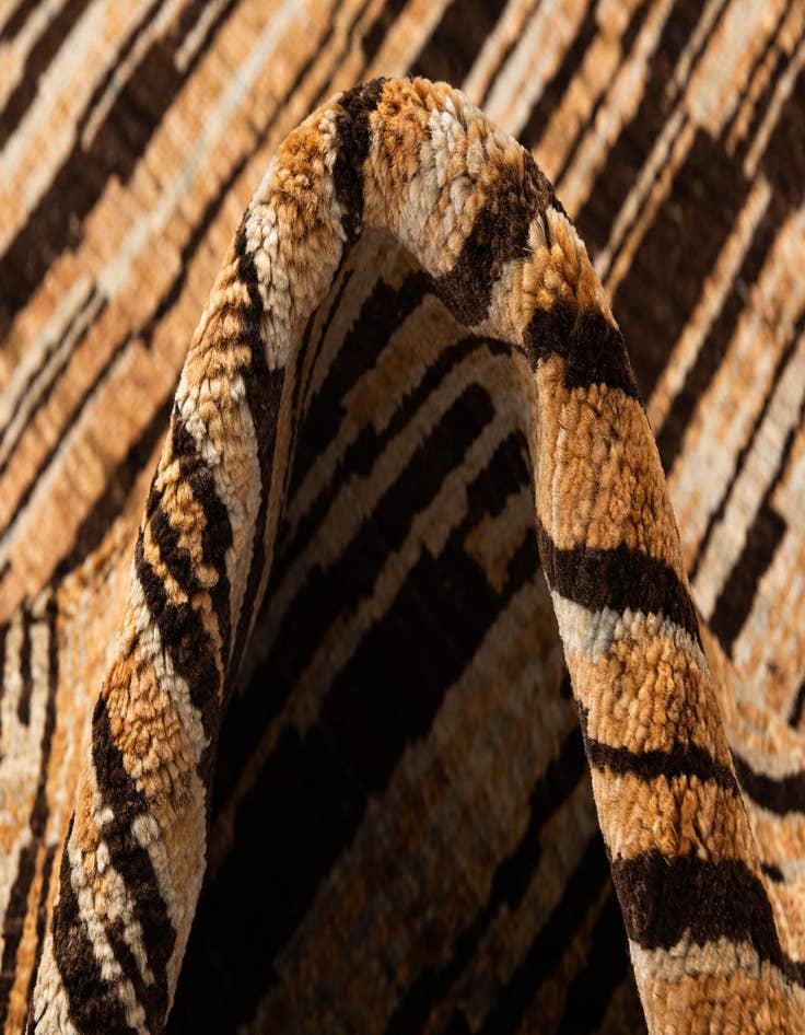 Detail image of  4' 8 x 6' 6  Hand Knotted Modern Ziegler Wool Rug