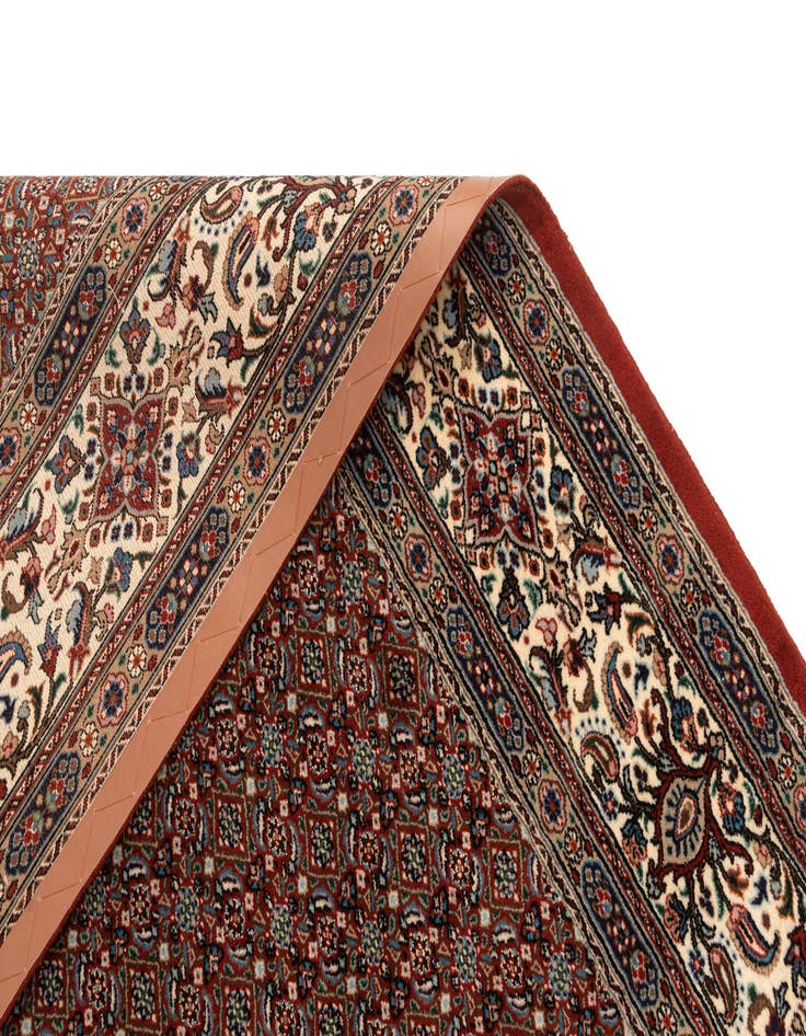 Detail image of  6' 7 x 9' 10 Mood Wool Rug