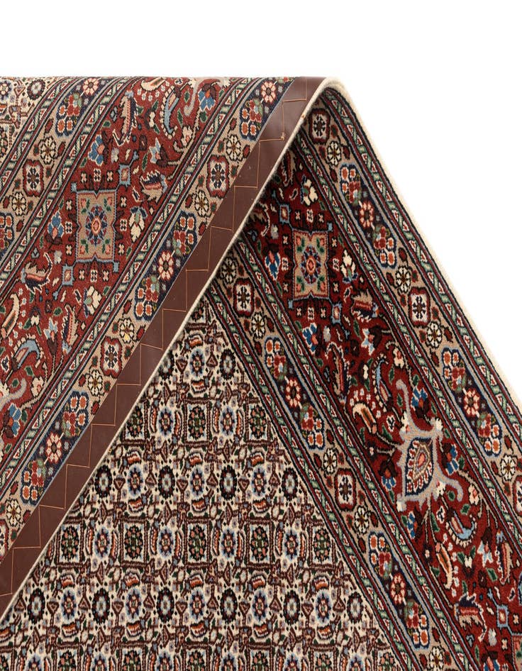 Detail image of  6' 6 x 9' 9 Mood Wool Rug