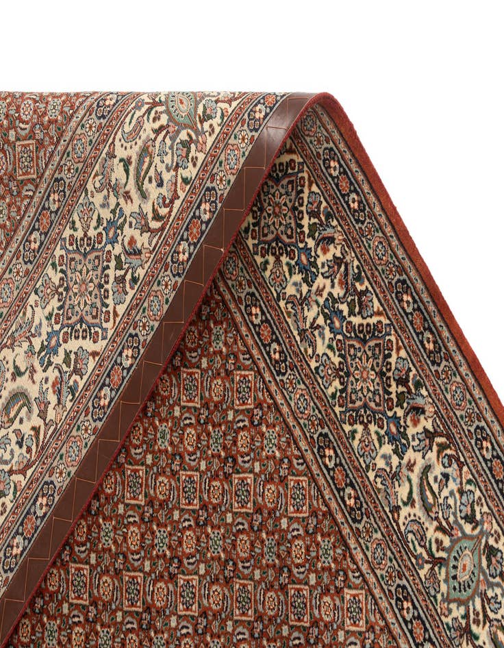 Detail image of  6' 7 x 9' 10 Mood Wool Rug