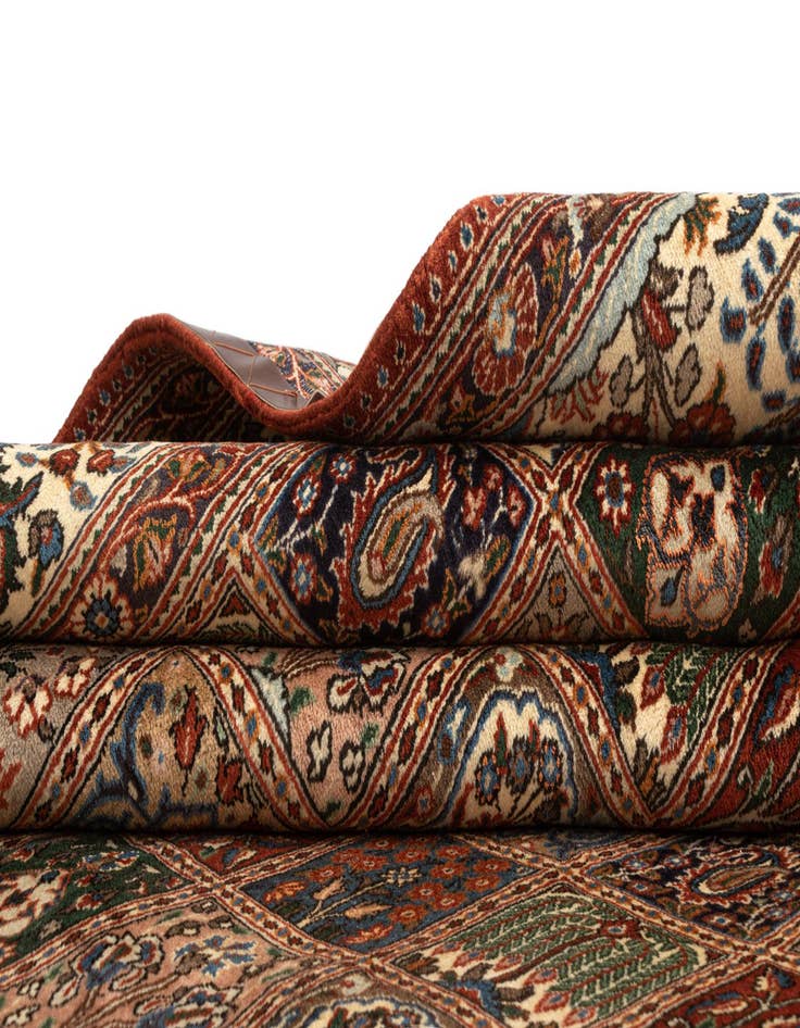 Detail image of  6' 8 x 9' 7 Mood Wool Rug