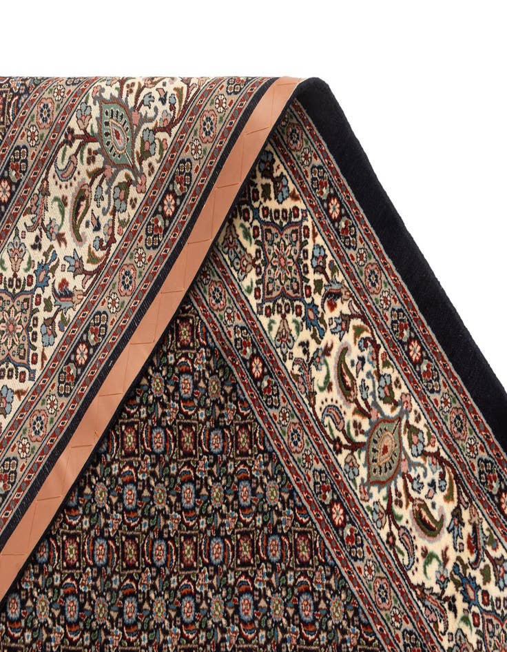 Detail image of  6' 9 x 9' 9 Mood Wool Rug