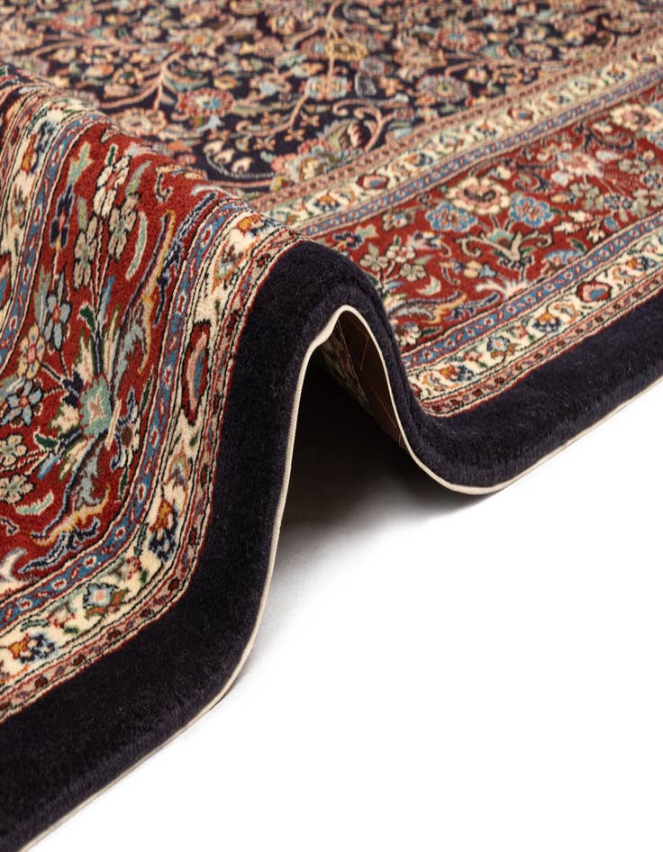 Detail image of  6' 8 x 9' 7 Mood Wool Rug