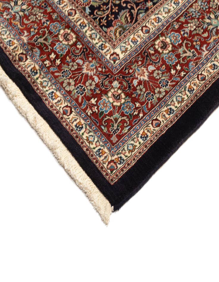 Detail image of  6' 8 x 9' 7 Mood Wool Rug