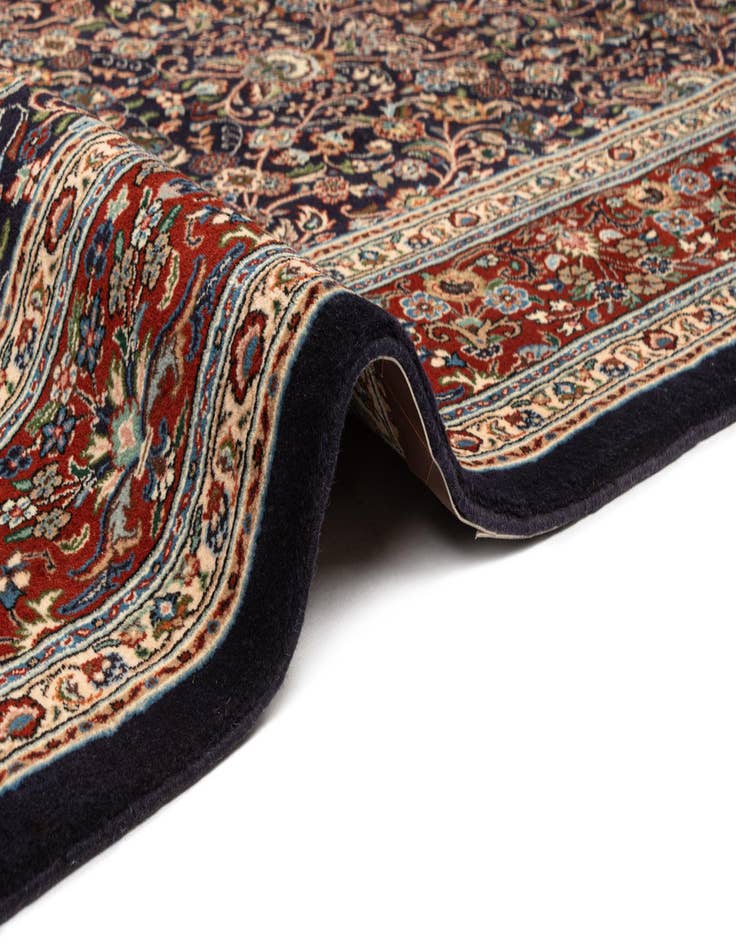 Detail image of  6' 10 x 9' 8 Mood Wool Rug