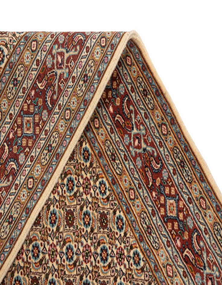 Detail image of  3' 5 x 5' Mood Wool Rug