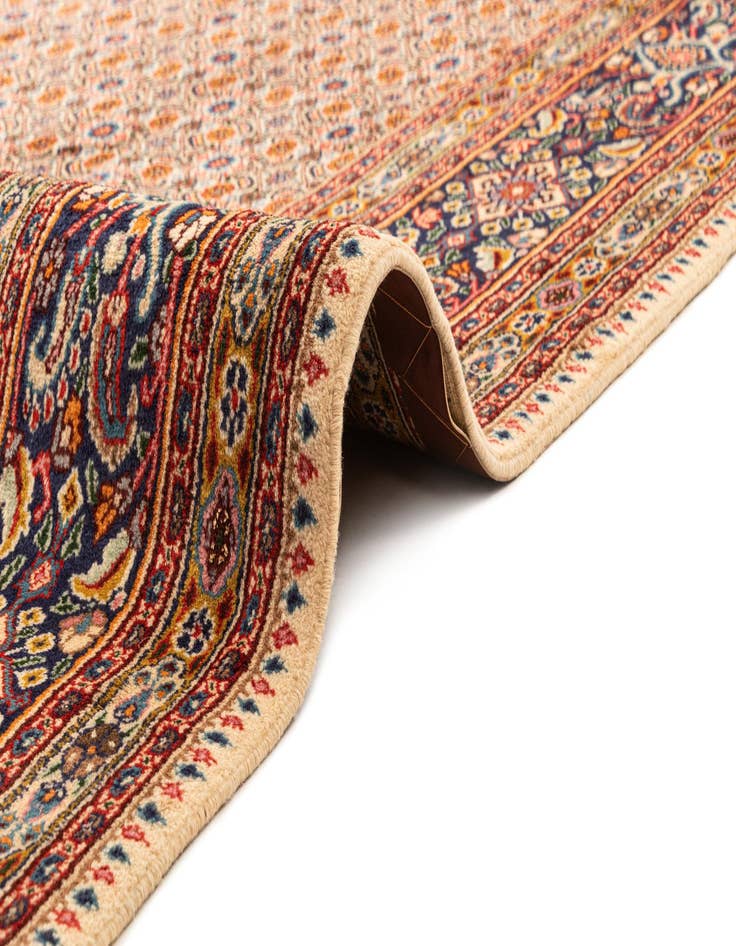 Detail image of  6' 7 x 8' 5 Moud Rug