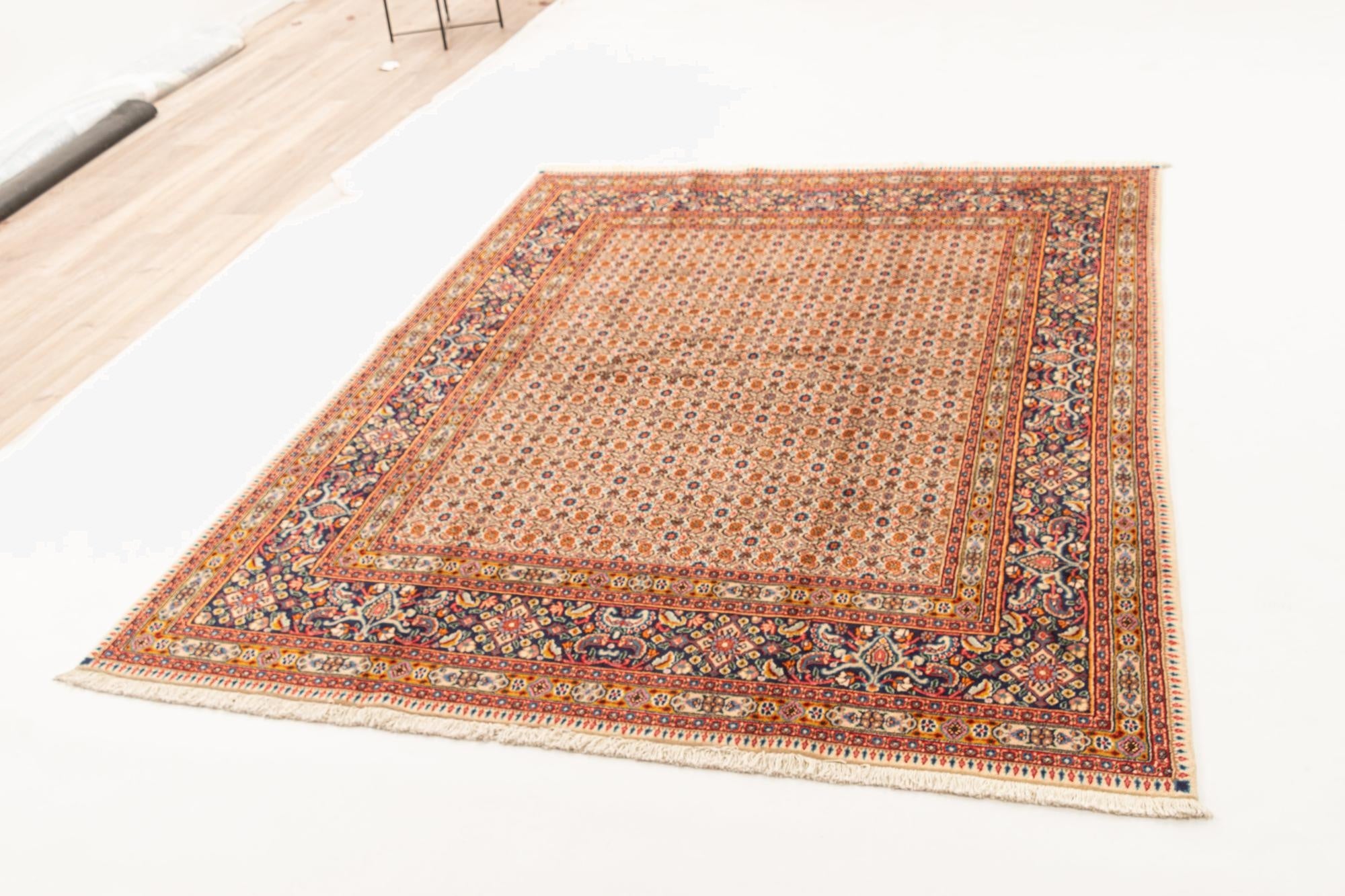  6' 7 x 8' 5 Moud Rug