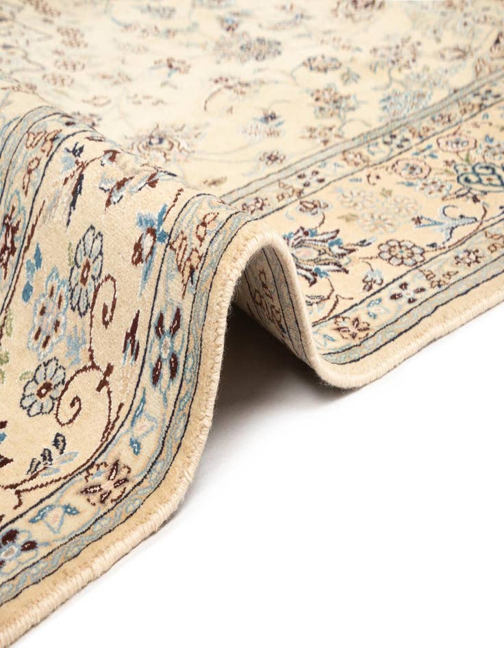 Detail image of  6' 8 x 9' 9 Nain Wool Rug