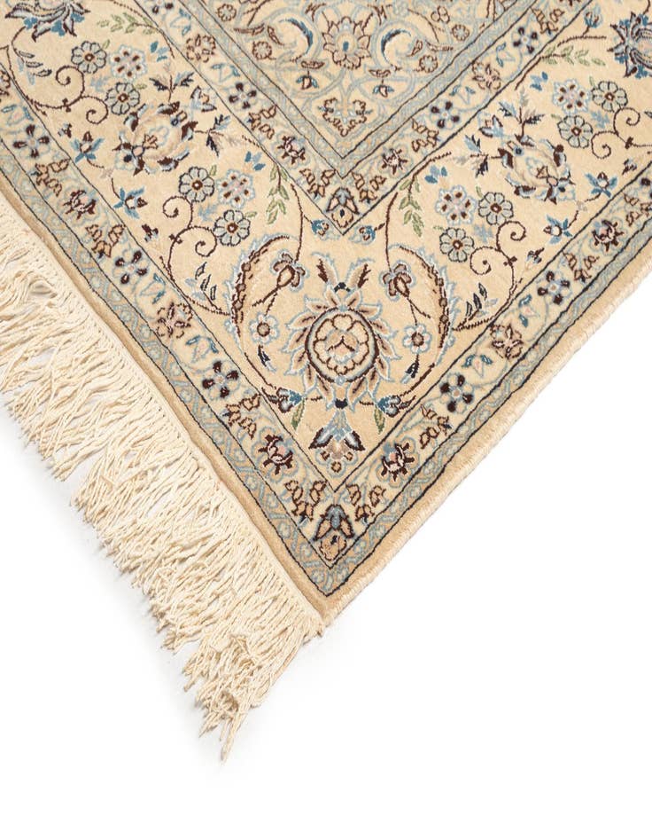 Detail image of  6' 8 x 9' 9 Nain Wool Rug