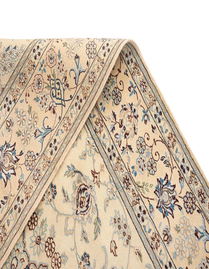 Detail image of  6' 8 x 9' 9 Nain Wool Rug