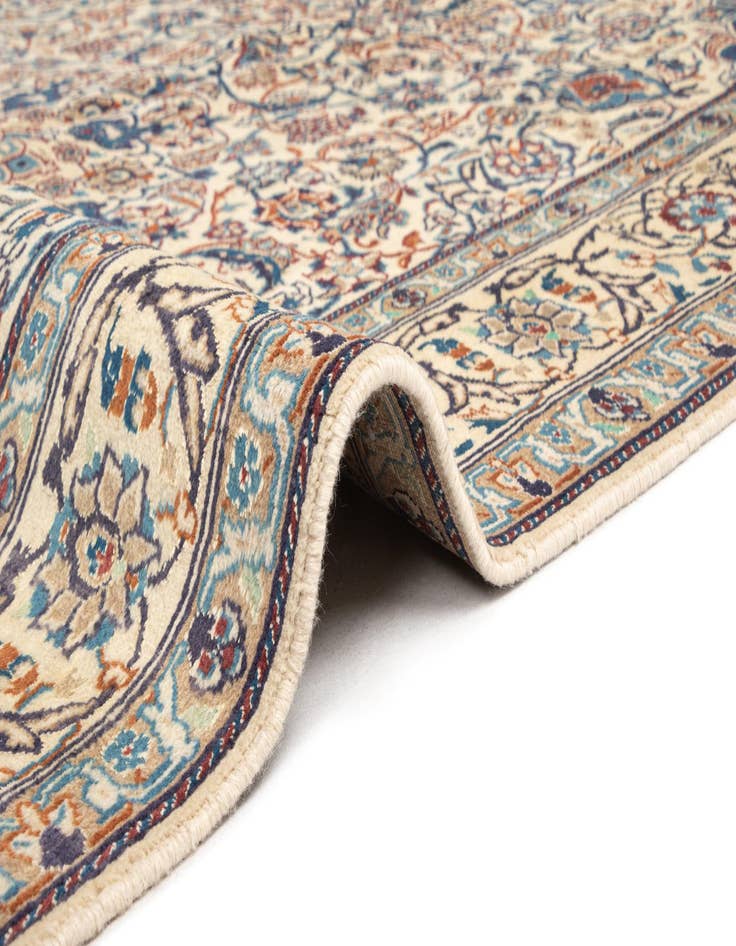 Detail image of  6' 4 x 9' 11 Nain Wool Rug