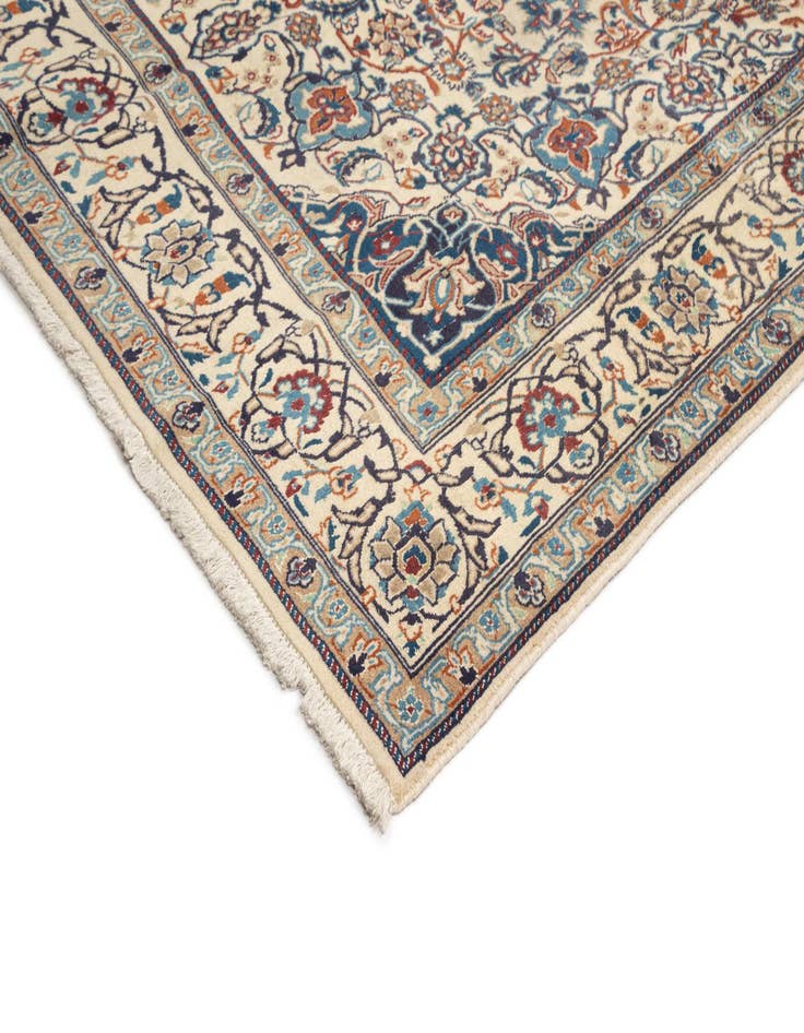 Detail image of  6' 4 x 9' 11 Nain Wool Rug