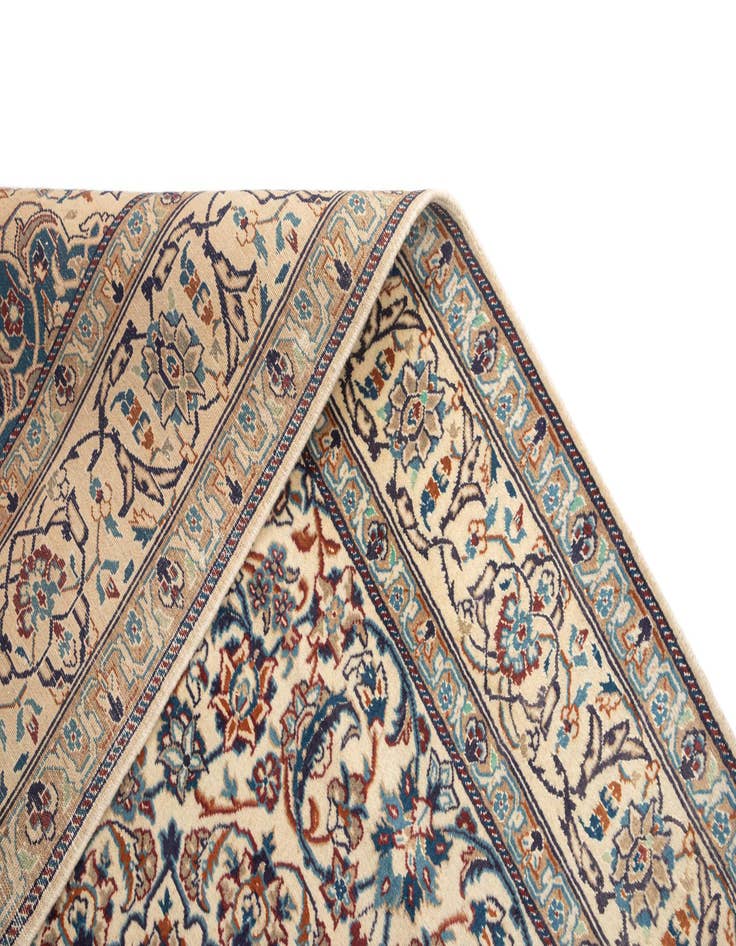 Detail image of  6' 4 x 9' 11 Nain Wool Rug