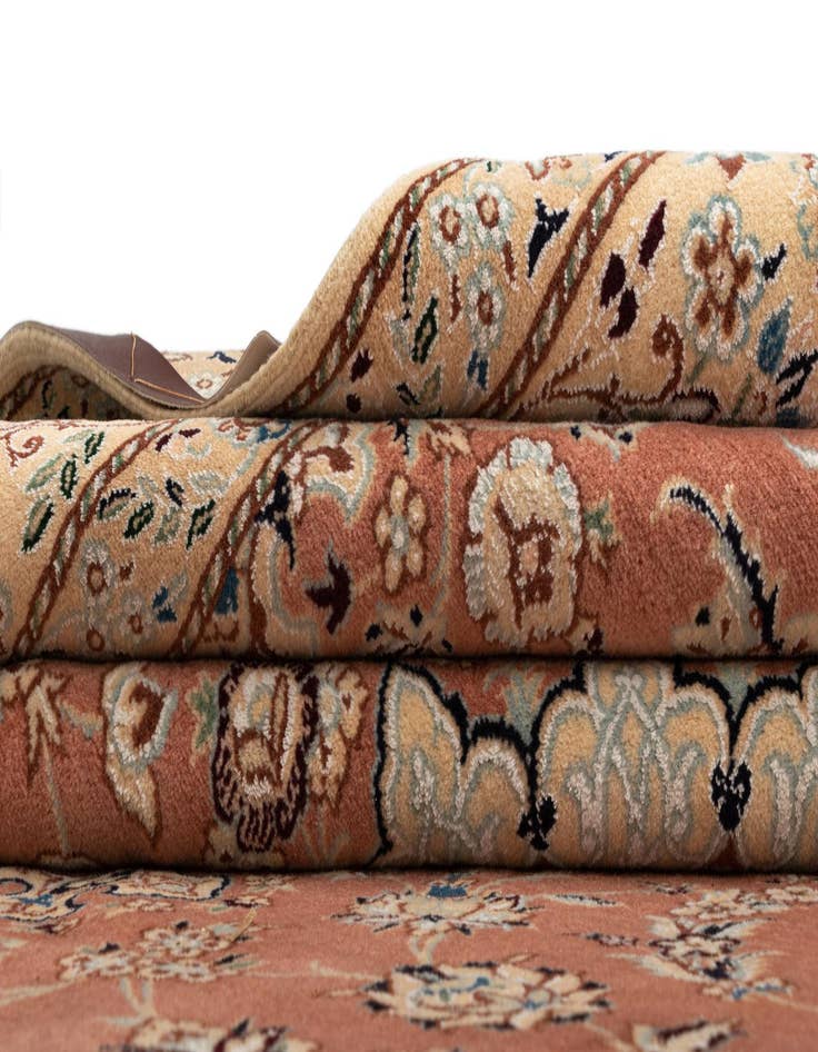 Detail image of  6' 6 x 9' 10 Nain Wool Rug