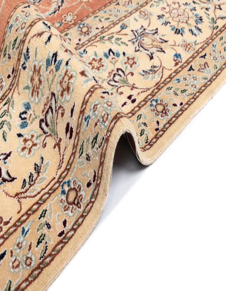 Detail image of  6' 6 x 9' 10 Nain Wool Rug