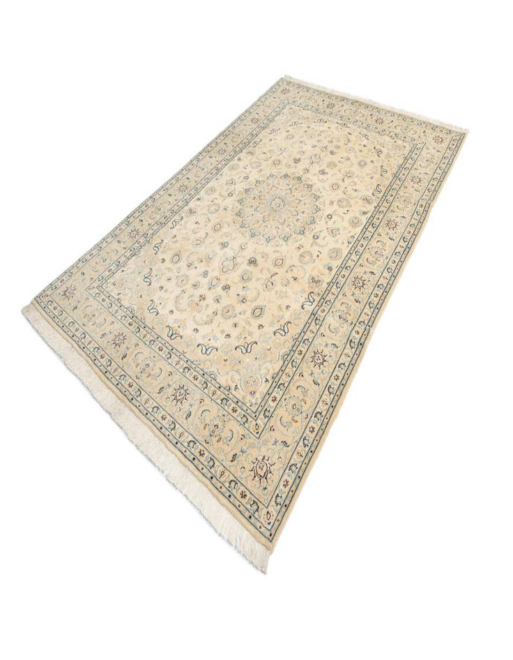 Detail image of  6' 6 x 9' 8 Nain Wool Rug