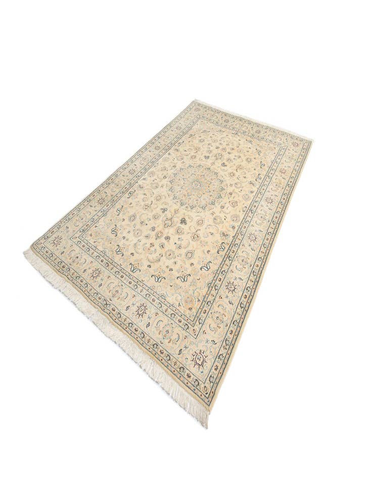 Detail image of  6' 5 x 9' 7 Nain Wool Rug