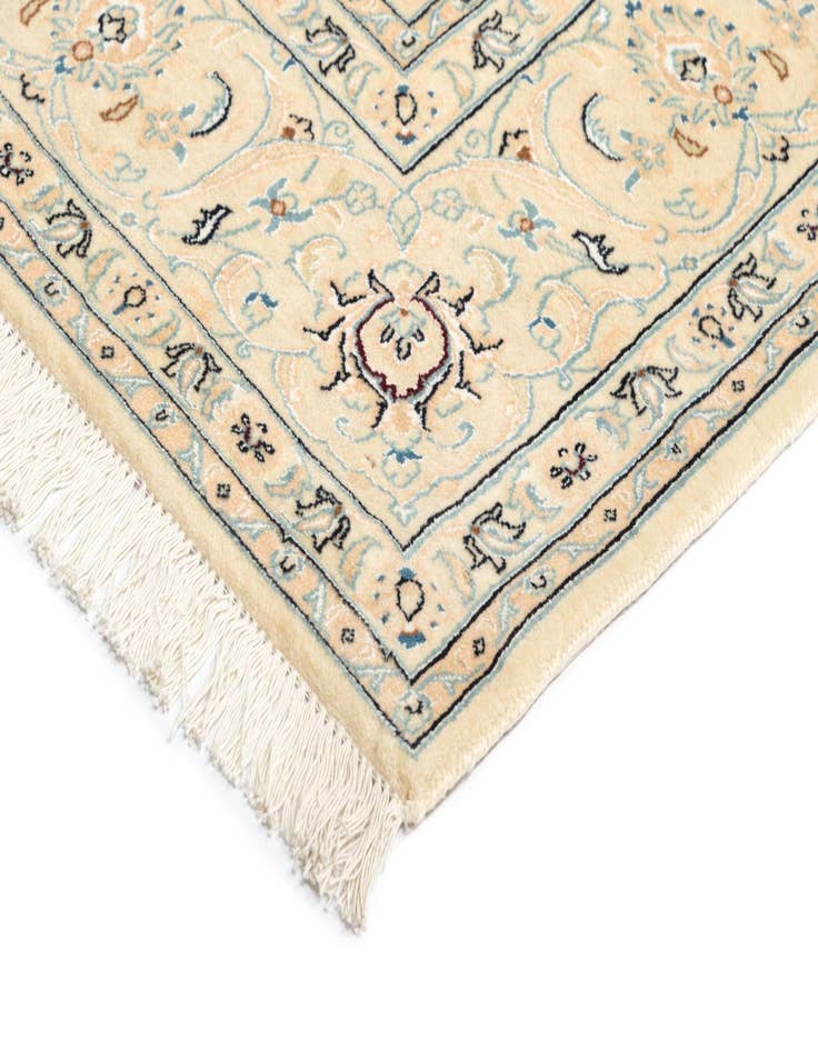 Detail image of  6' 5 x 9' 7 Nain Wool Rug