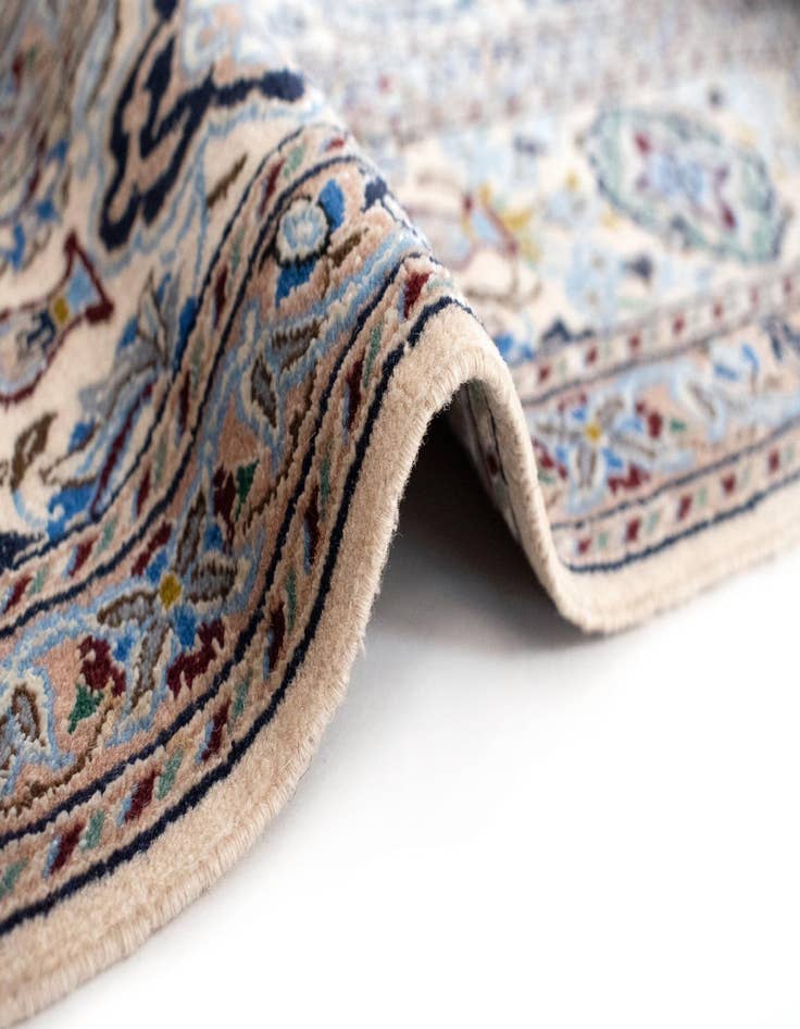 Detail image of  4' 2 x 6' 8  Hand Knotted Nain Persian Rug