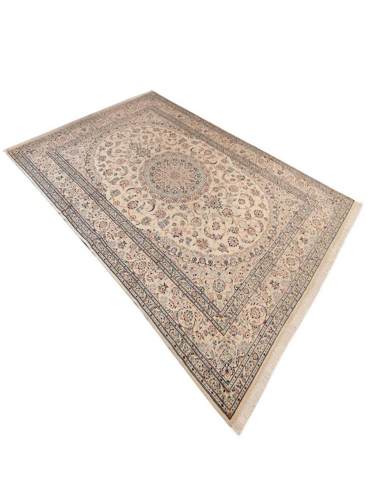 Detail image of  8' x 11' 4 Nain Rug