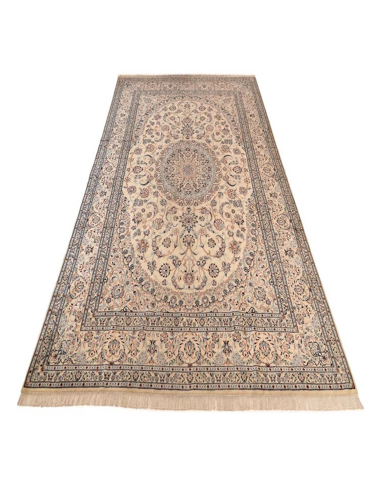 Detail image of  8' x 11' 4 Nain Rug