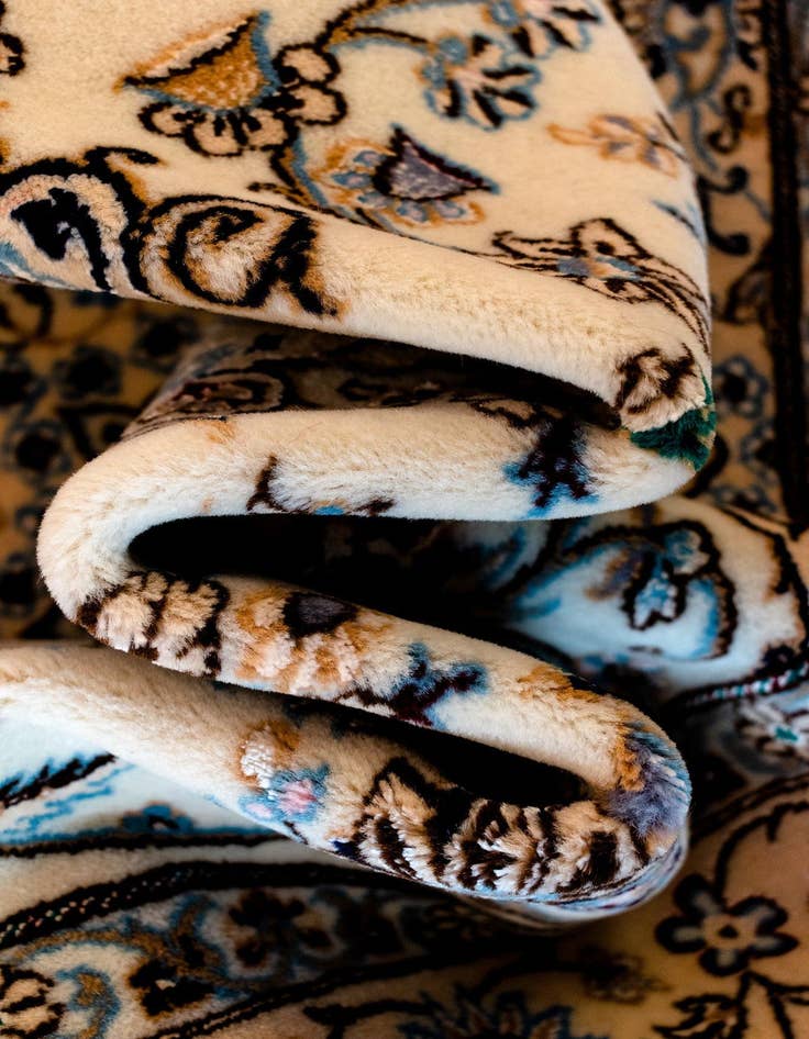 Detail image of  3' 5 x 5' 2 Nain Rug