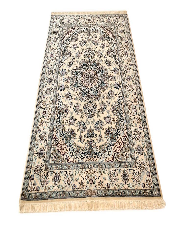 Detail image of  4' 3 x 6' 4 Nain Rug