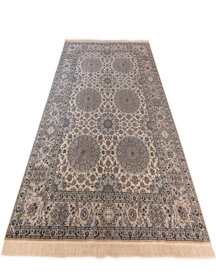 Detail image of  6' 9 x 10' 2 Nain Rug