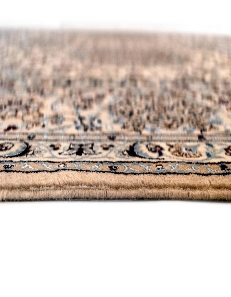 Detail image of  6' 9 x 10' 2 Nain Rug