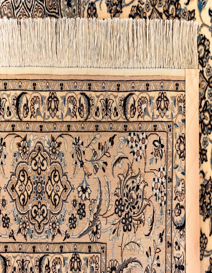 Detail image of  6' 9 x 10' 2 Nain Rug