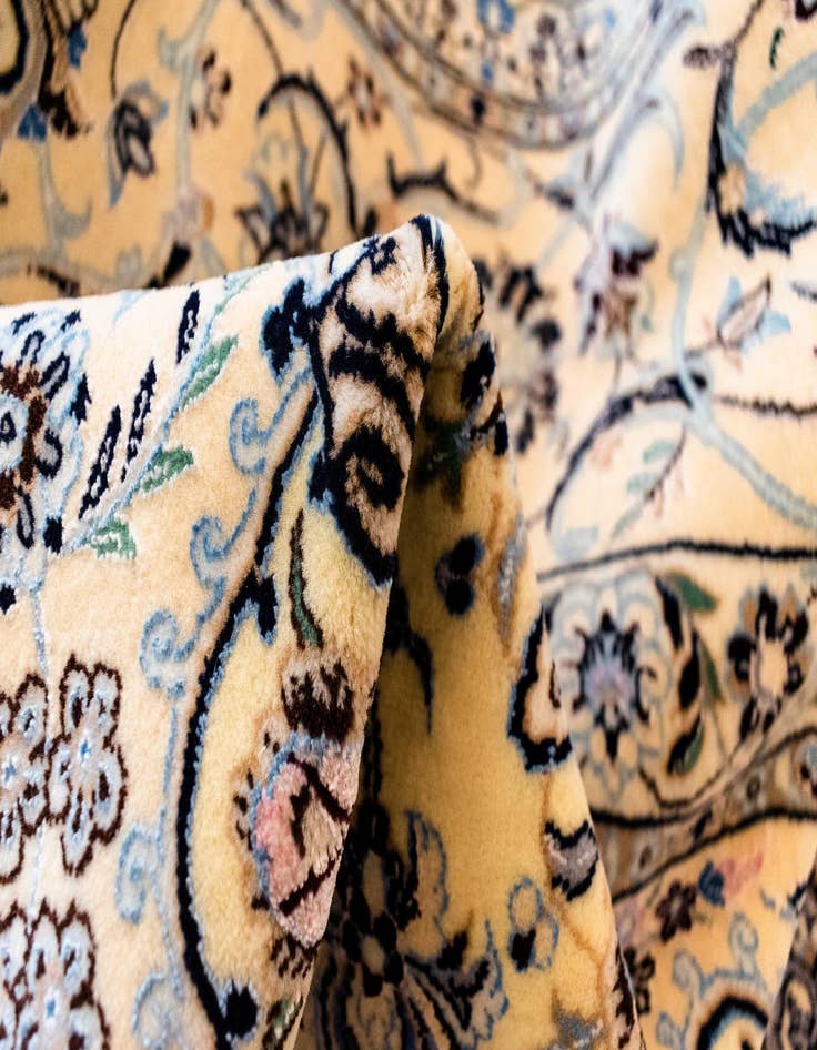 Detail image of  6' 4 x 9' 11 Nain Rug