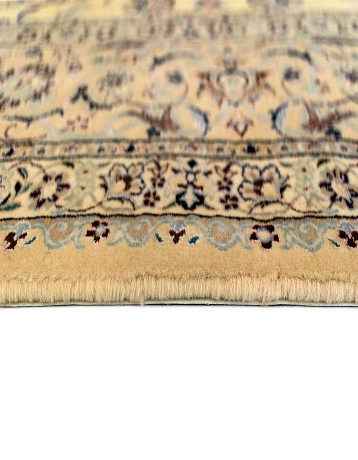 Detail image of  6' 5 x 9' 11 Nain Rug