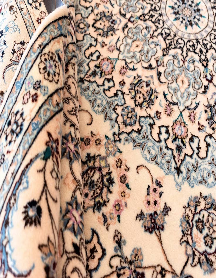 Detail image of  6' 8 x 10' 8 Nain Rug