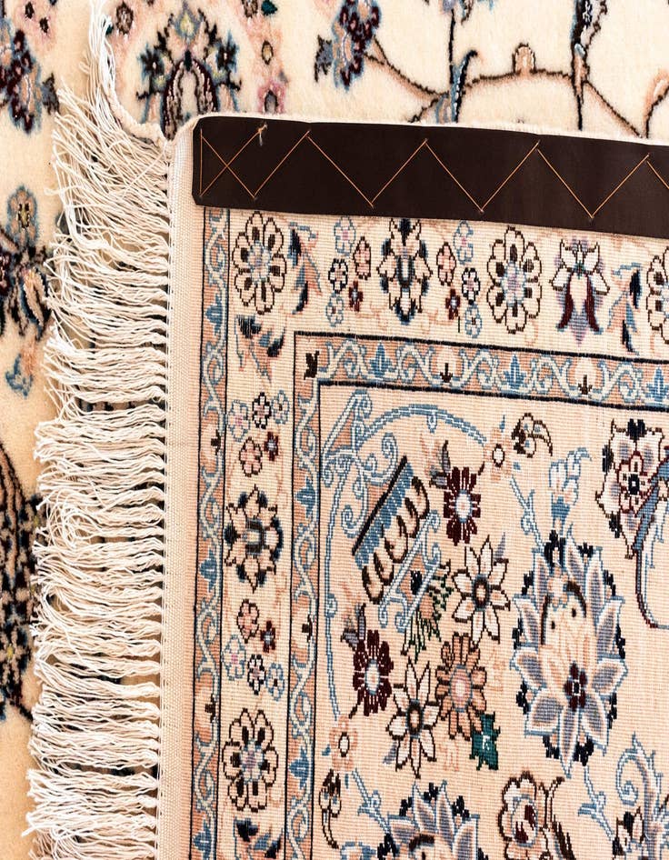 Detail image of  6' 8 x 10' 8 Nain Rug