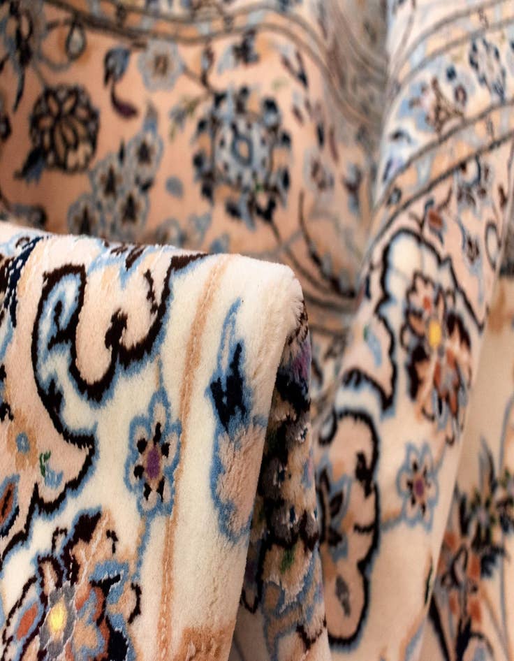 Detail image of  6' 7 x 9' 7 Nain Wool Rug