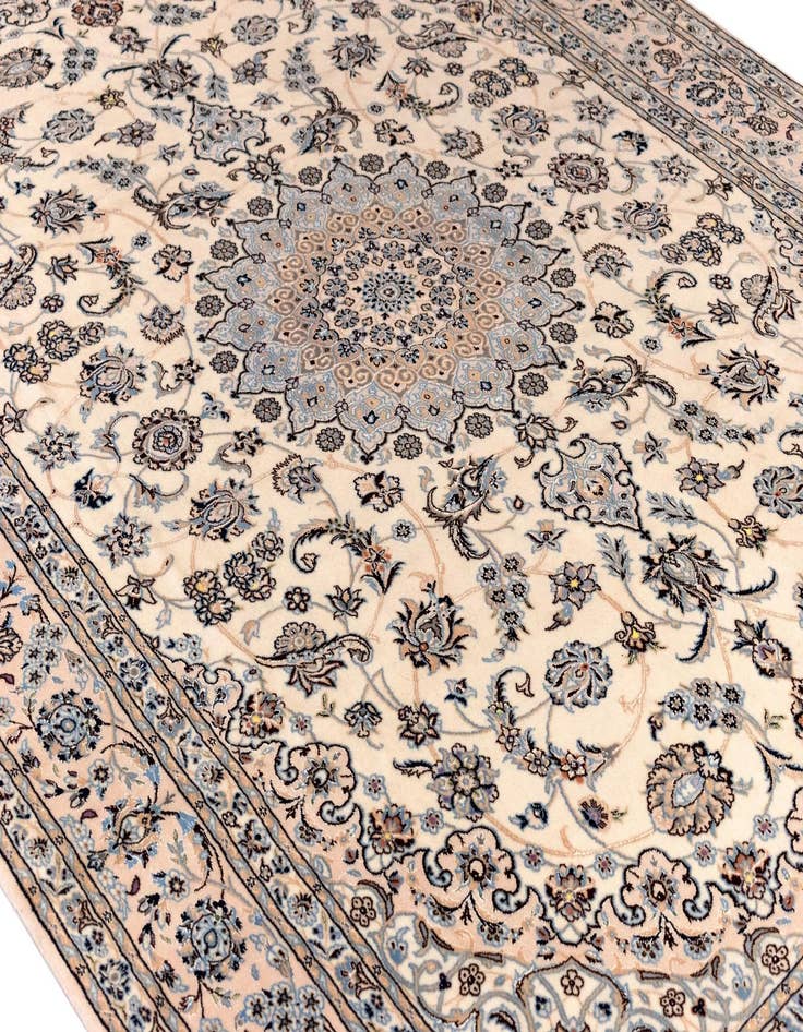 Detail image of  6' 7 x 9' 7 Nain Wool Rug