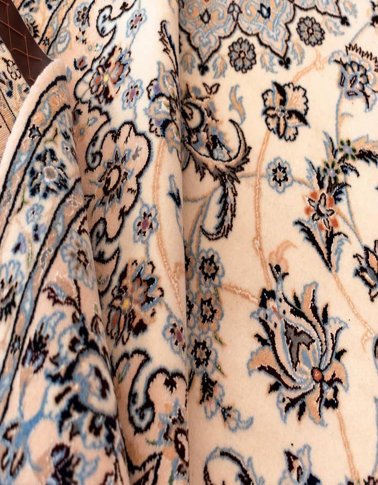 Detail image of  6' 7 x 9' 7 Nain Wool Rug