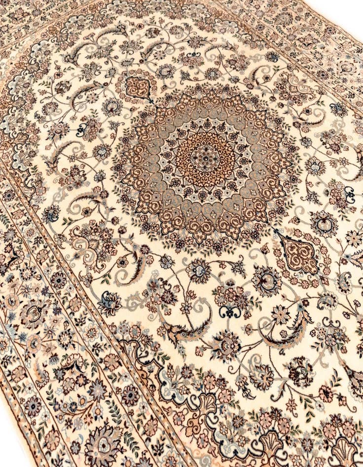 Detail image of  6' 9 x 10' 4 Nain Rug