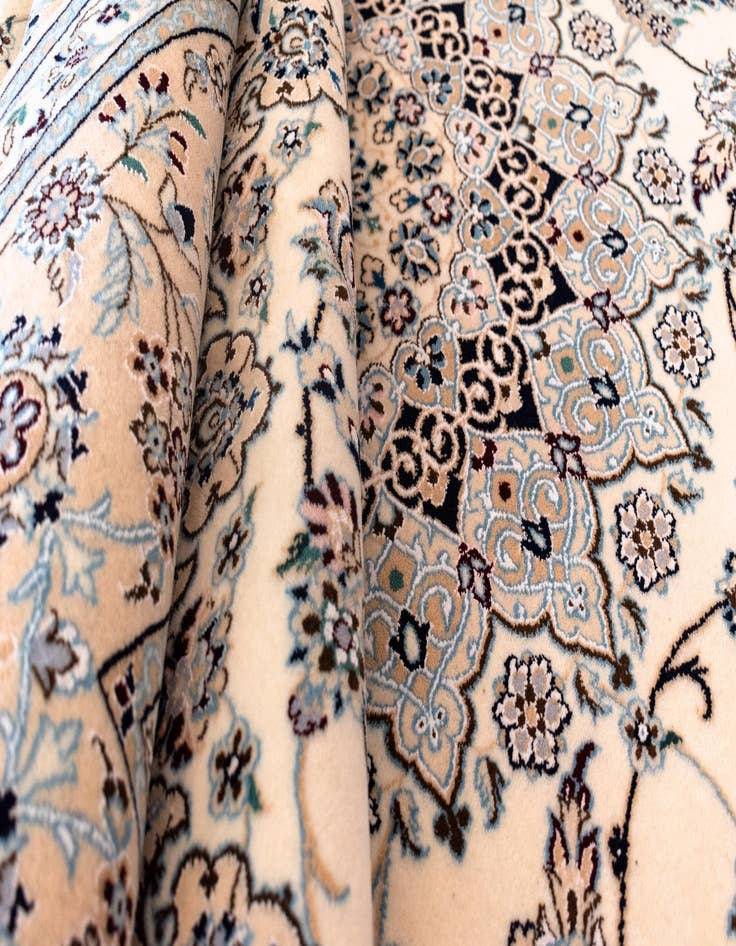 Detail image of  6' 8 x 8' 6 Nain Rug