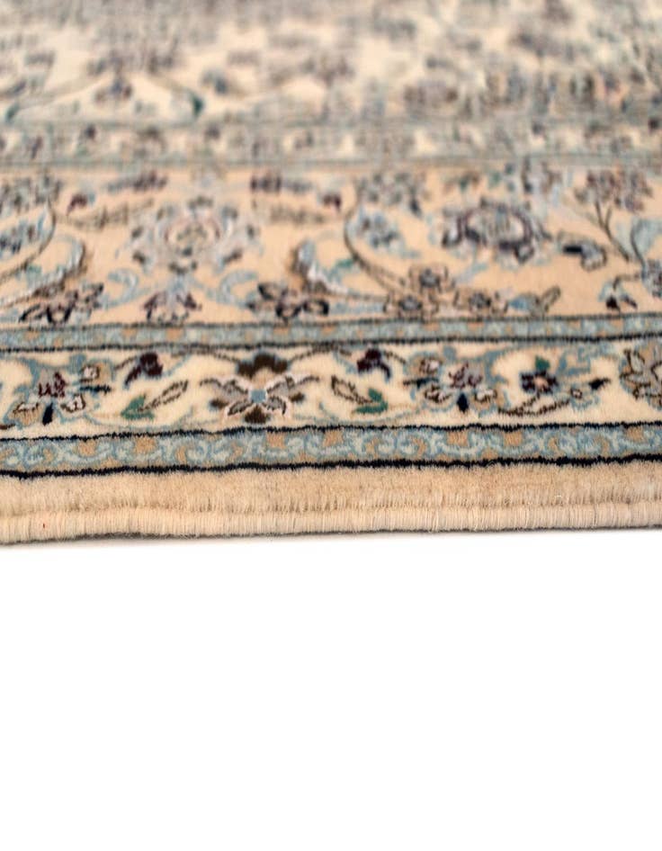 Detail image of  6' 8 x 8' 6 Nain Rug