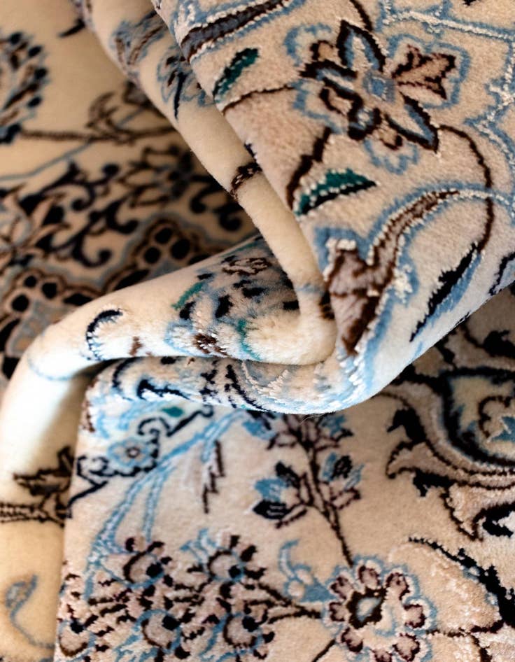 Detail image of  6' 11 x 10' 3 Nain Rug