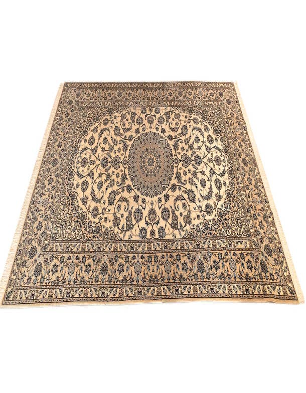 Detail image of  7' x 10' 5 Nain Rug