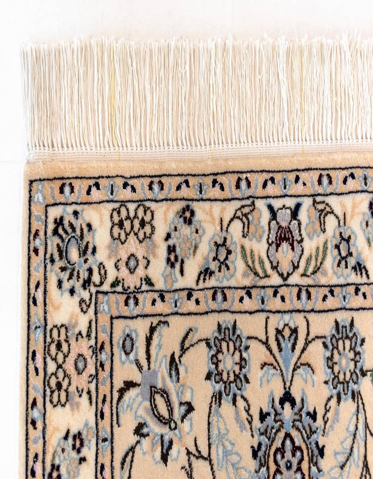 Detail image of  7' x 10' 5 Nain Rug