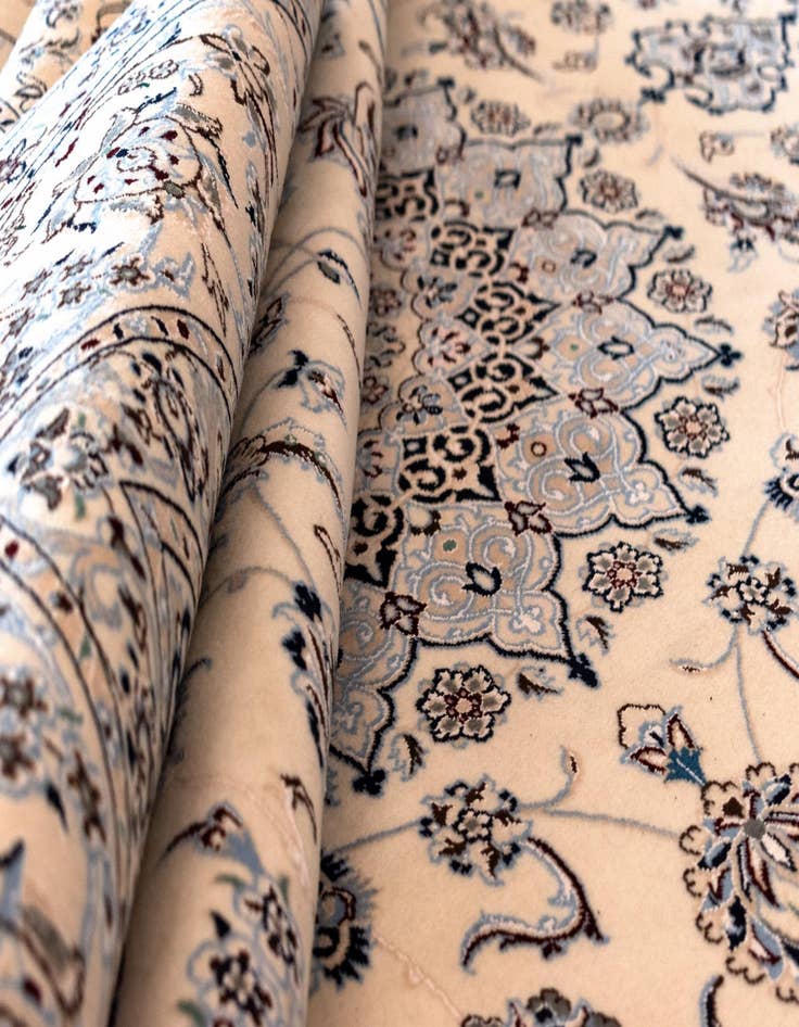 Detail image of  6' 10 x 10' 4 Nain Rug