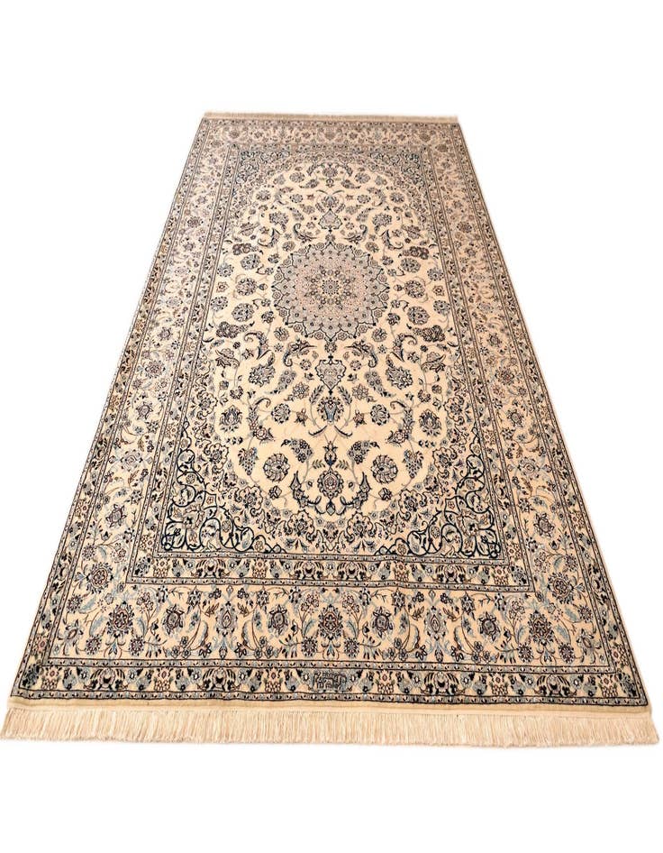 Detail image of  6' 11 x 10' 8 Nain Rug