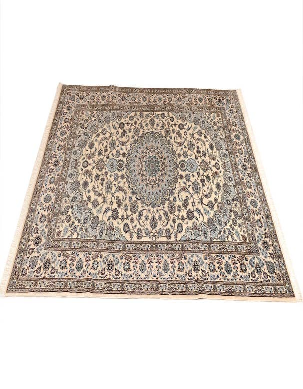 Detail image of  6' 9 x 10' 3 Nain Rug