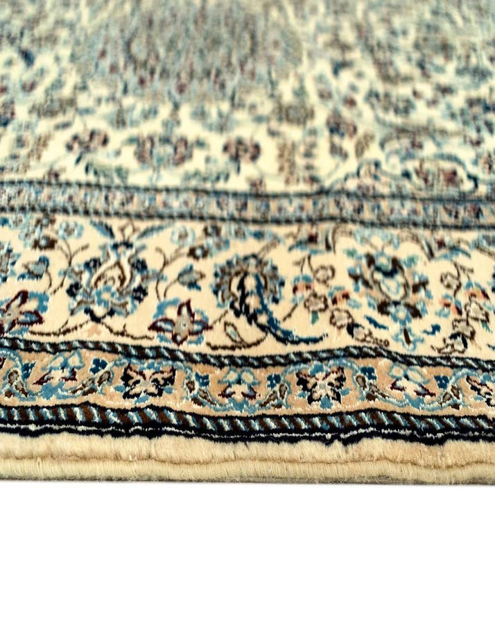 Detail image of  4' 2 x 6' 7 Nain Rug