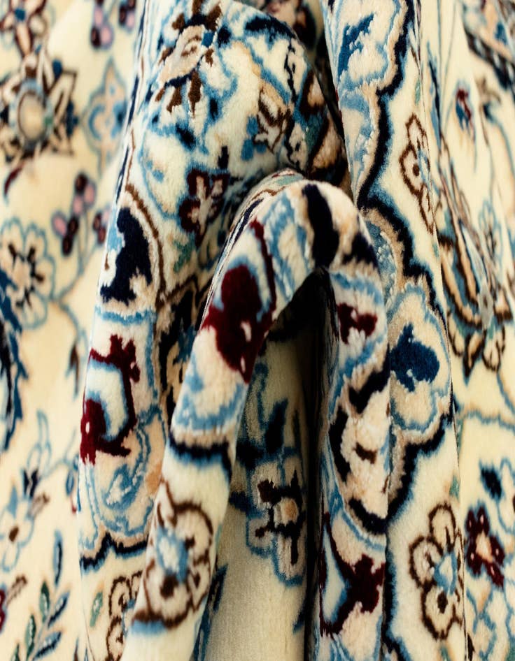 Detail image of  4' 2 x 6' 7 Nain Rug