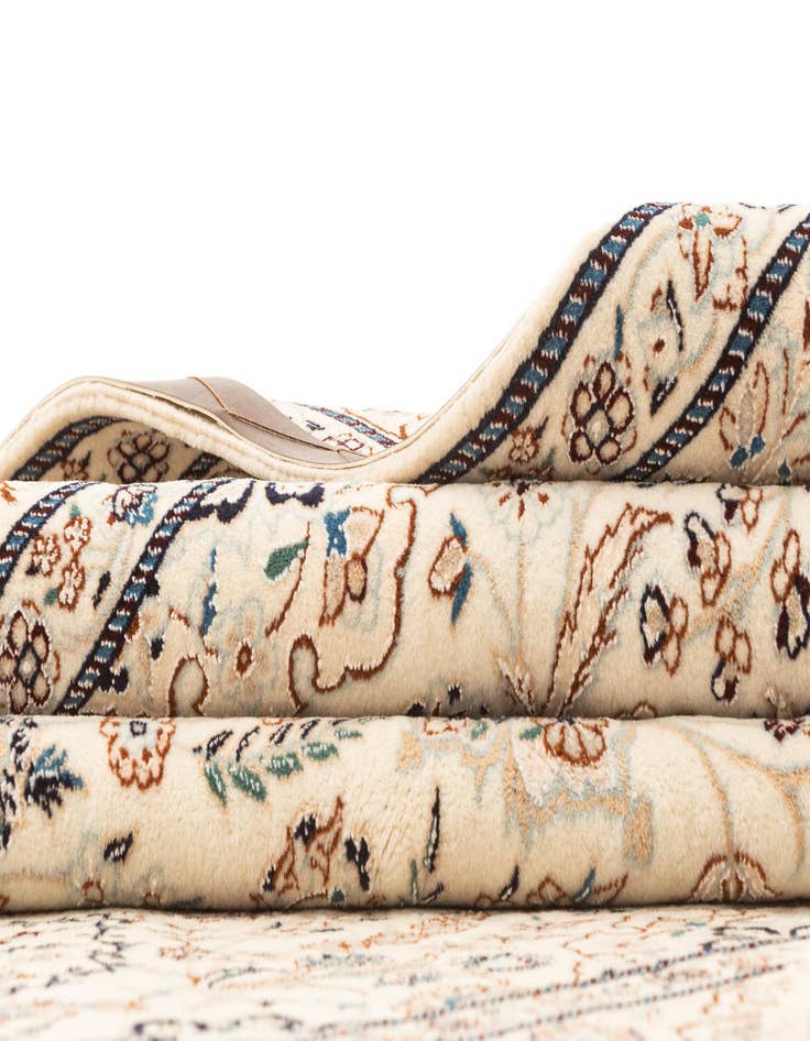 Detail image of  4' 11 x 7' 8  Hand Knotted Nain Rug